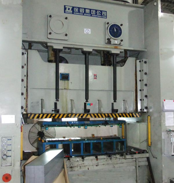 大型沖壓設(shè)備